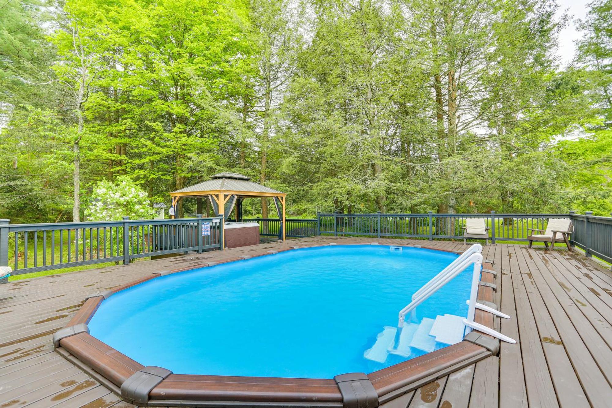 Greentown Home With Pool 7 Mi To Lake Wallenpaupack Bagian luar foto